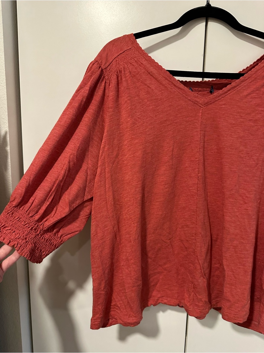 Women's Rust Red V-Neck Smocked Sleeve Top 2x Democracy